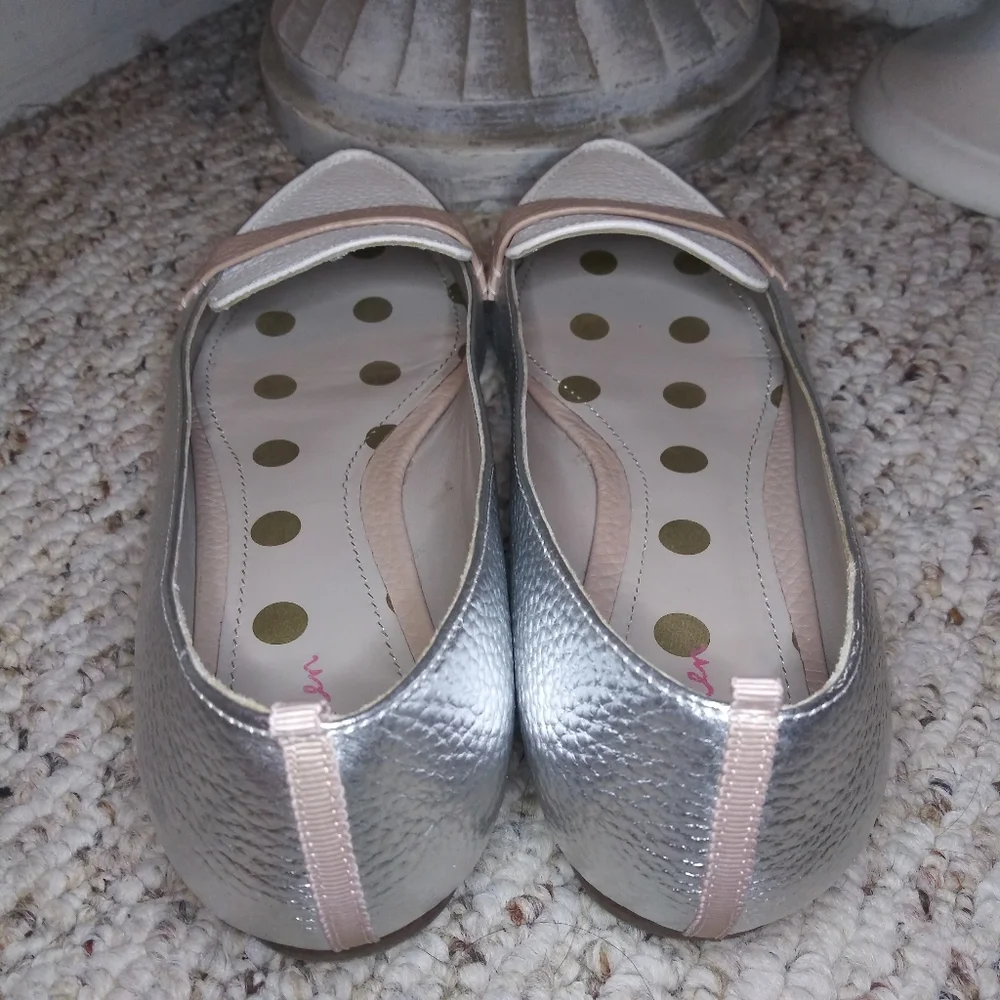Boden Cordelia Silver & White Pebbled Leather, Color Blocked Pointed Toe Loafers - Picture 6 of 8